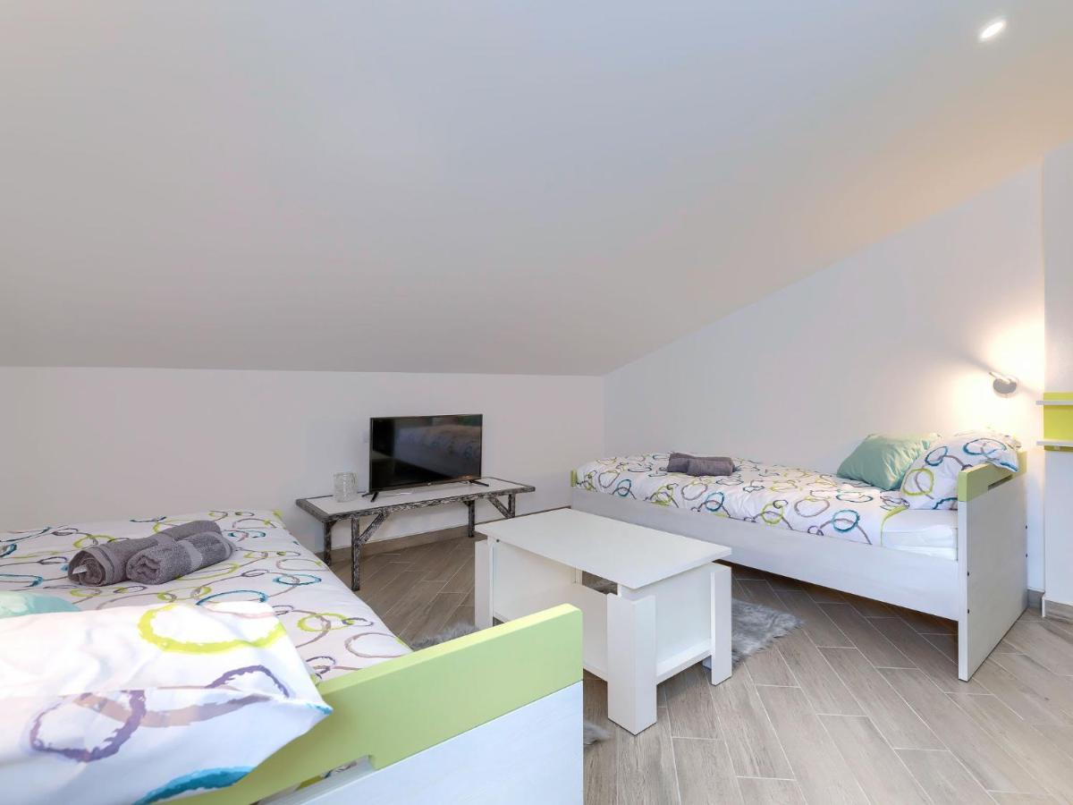 Apartment Joy By Interhome Пула Экстерьер фото